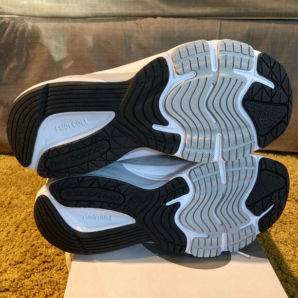 [NEVER WORN] New Balance 990 v6 Women’s 8 D - Picture 5 of 5